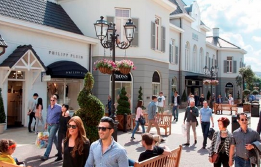 April 02 : GIRLS ONLY TRIP : Roermond Designer Outlets Village